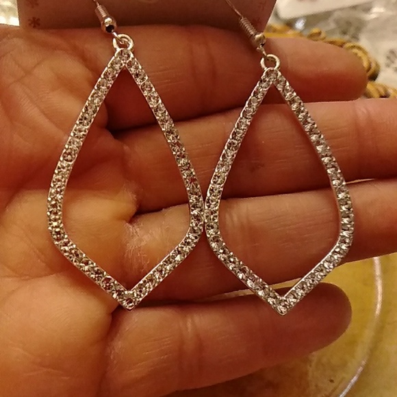 Designer inspired Rhinestone earrings - Picture 3 of 4